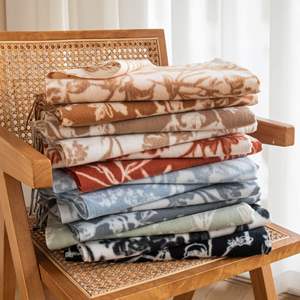 Sciarpa in tessuto floreale di lusso per l'inverno coperta in maglia morbida classica con nappe - Product Image 2