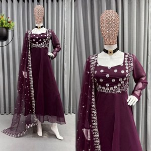 Ensemble de robe longue indienne Readymade et Dupatta, fausse georgette à coutures complètes avec fil tenue de soirée de travail au prix de gros - Product Image 4