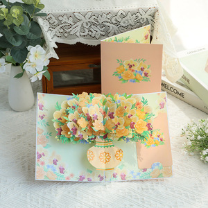 Biglietto d'<span class=keywords><strong>Auguri</strong></span> 3D Pop-up con Fiori, Elegante Cartolina Artigianale con Design di Vaso di Fiori Vivaci, Ideale <span class=keywords><strong>per</strong></span> <span class=keywords><strong>Auguri</strong></span> di <span class=keywords><strong>Compleanno</strong></span> e Festa della Mamma - Product Image 1