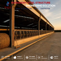 Bâtiment d'élevage avicole préfabriqué en structure acier, direct usine, avec panneaux de refroidissement et ventilateurs d'extraction, livraison rapide