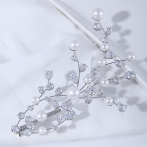 SLBRIDAL Barrettes de luxe <span class=keywords><strong>tendance</strong></span> en zircon cubique et perles pour femmes, pinces à <span class=keywords><strong>cheveux</strong></span> de mariée pour filles, bijoux et accessoires capillaires - Product Image 2