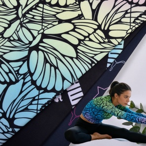 100% Polyester Mercerisierter Trikot-Strickstoff Digital Bedruckt Weich Seidig Atmungsaktiv Schnelltrocknend Yoga-Bekleidung Sportbekleidung Kinder-Activewear - Product Image 1