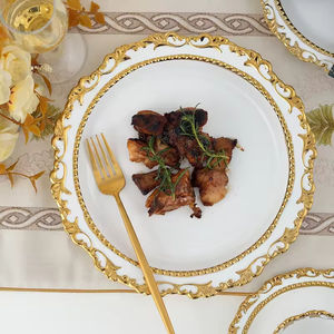 Service de Table en Céramique Royale de Luxe 16 Pièces Réutilisable avec Incrustation Dorée Assiettes en Porcelaine Gaufrées pour Restaurant Personnalisables - Product Image 6