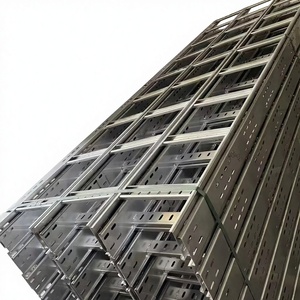 Plateau à câbles trapézoïdal en acier inoxydable perforé sur mesure, galvanisé à chaud, capacité de charge 200 kg, capacité de 75 câbles - Product Image 1