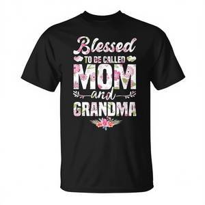 Camiseta floral para el Día de la Madre con la frase «Blessed To Be Called Mom And Grandma» - Product Image 2