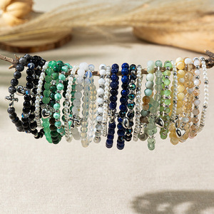 Bracelet en perles de verre soufflé à la main, multicolores, multi-couches, élastique, style bohème, charme en forme de croix et de cœur, cadeau unisexe - Product Image 2