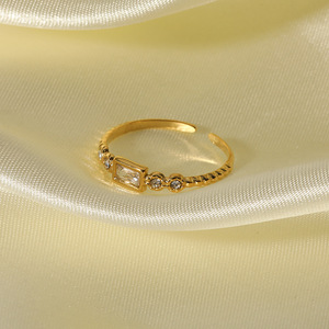 Cubo pequeño de acero inoxidable chapado en oro, diseño ajustable de apertura de diamante blanco y azúcar, estilo NS 18K - Product Image 1