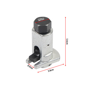 Clé à douille pour outils de réparation automobile, 5.6x3.8x0.9cm, en fer, à commande manuelle, pour usage général - Product Image 1