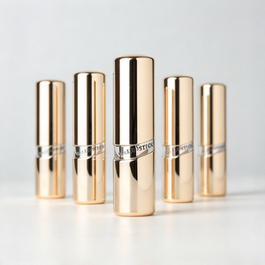 Lápiz Labial Mate de Lujo en Tubo Dorado, 5 Colores, Acabado Sedoso y Deslizante, Cómodo de Usar, Dermatológicamente Probado - Product Image 3