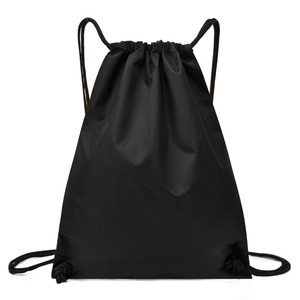 Sac de sport pliable en nylon promotionnel d'usine avec logo personnalisé imprimé, sac à cordon en polyester 210D - Product Image 4