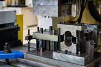 Ligne de production d'anneaux en métal poinçon presse presse d'alimentation moule production automatique