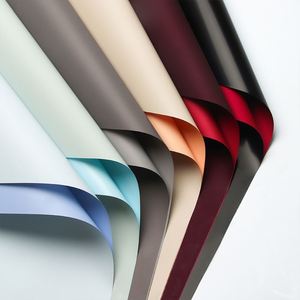 Papier d'emballage floral noir imperméable de style coréen de qualité supérieure, matériaux d'emballage floraux durables en BOPP, vente en gros - Product Image 6