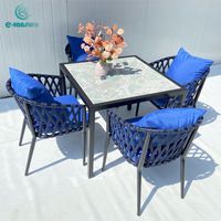 Ensemble de salle à manger au design moderne en vente chaude pour la maison et l'extérieur, chaise de salle à manger en corde bleue avec table de salle à manger en aluminium pour la salle à manger