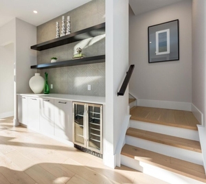 Meubles de bar à eau en bois massif CANA sur mesure, compacts, avec base basse moderne, armoire de rangement et étagère flottante ouverte – Vente en gros - Product Image 1