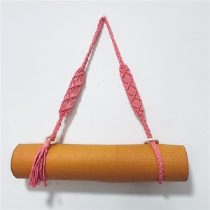 Sac à bandoulière en macramé tissé à la main, design personnalisé en gros, logo OEM, sangle de transport pour le sport, crochet en macramé, gym - Product Image 1