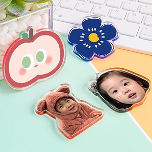 Nouveautés 2026 : Présentoirs en acrylique personnalisés imprimés, avec motifs de dessins animés mignons, pour photos, photocartes Kpop et photos d'anime, et effets de sable mouvant - Product Image 2