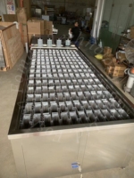 2 tonnes par jour 20 pièces une fois 50kg de capacité de poids Machine de fabrication de grands blocs de briques industriels