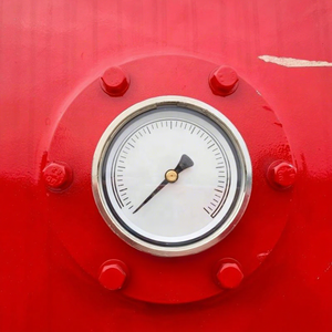 Nuevo Camión Cisterna Shacman 6x4 de 5000 Galones para Gasolina/Diésel, con Tanque de Acero - Product Image 6