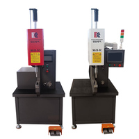 Machine à riveter auto-serrante de type banc pour tôles, à double commande manuelle sécurisée, sans déformation
