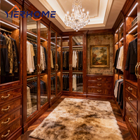 Vestidor a Medida de Madera Maciza Estilo Vintage |   Armario de Dormitorio con Puertas de Cristal