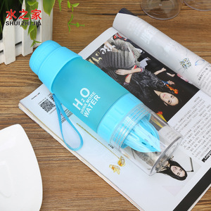 Water Bottle With Lemon Squeezer 500Ml Portable Plastic Cup For Outdoor Use Unisex - Product Image 1