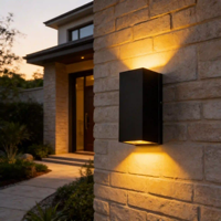 Lampes murales extérieures modernes très vendues, COB LED 6W IP65 Noir 6090160mm, luminaires muraux extérieurs en aluminium pour villa et jardin