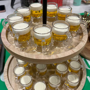 Mini Jarras de Cerveza y Vasos de Chupito de Plástico Clásicos de 1 oz con Asa, Reutilizables, para Degustación, Ideales para Fiestas y Eventos - Product Image 4