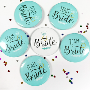Distintivi e spille per la futura sposa, <span class=keywords><strong>Team</strong></span> Sposa, Damigelle d'onore, per Addio al Nubilato e Feste di Matrimonio - Set - Product Image 1