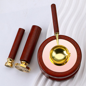 Ensemble d'outils pour cire à cacheter en acajou avec cuillère en cuivre et tampons pour fournitures artisanales de mariage - Product Image 2