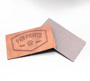 Nhà Máy Giá Thiết kế thời trang tùy chỉnh tên riêng logo nổi da các bản vá lỗi cho túi xách và quần jean - Product Image 1