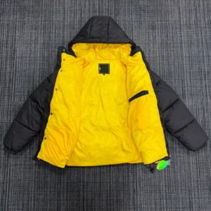 Manteau matelassé en coton à capuche avec doublure contrastante et broderie C, veste d'hiver chaude - Product Image 4