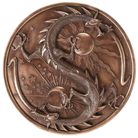 Décoration murale de plaque d'astrologie en polyrésine avec logo personnalisé, alchimie double dragon en résine dans des plaques yin yang robustes