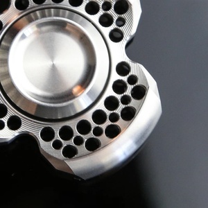Spinner de Mano de Acero Inoxidable para Adultos, Juguete Antiestrés EDC, Spinner de Oficina de Aleación, Juguete Sensorial para la Ansiedad - Product Image 3
