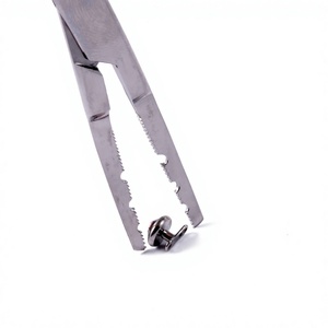 Pinces chirurgicales DETAIN IMPEX en acier inoxydable, manuelles, certifiées CE, instrument de classe II pour la réalisation de piercings corporels - Product Image 4