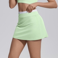 Individuelles Logo Farbblock Doppellagiges Tenniskleid Atmungsaktives Naked-Feeling Lauf- Fitness- Yoga-Kleid für Damen