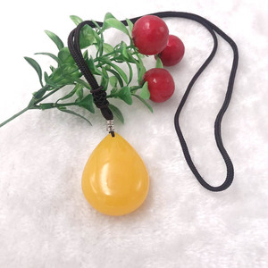 ผู้ผลิตเครื่องประดับ YL ขายส่งสร้อยคอพลาสติกสำหรับผู้หญิง จี้อำพันยาว สไตล์วินเทจ ลูกปัดสไตล์ชาติพันธุ์ เสื้อผ้าฝ้ายลินิน - Product Image 6