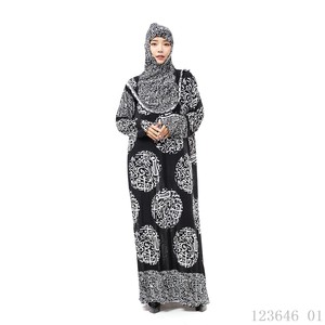 Abaya musulmane noire sur mesure pour femmes, avec foulard élastique et robe en polyester, disponible à la commande directe - Product Image 5