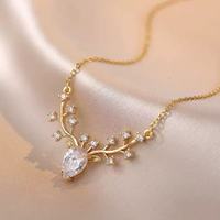 Collier tendance avec pendentif crabe et fleur de soleil en or, perle d'imitation, modèle élégant Perching Du Nez pour femme