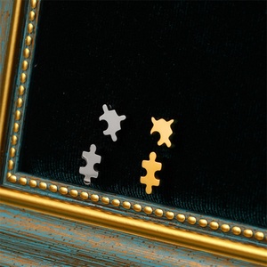 Bijoux unisexes créatifs, boucles d'oreilles en forme de puzzle en acier inoxydable plaqué or 18 carats, en or et en argent - Product Image 3