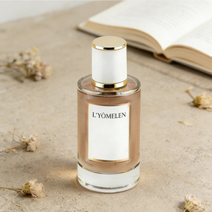 Perfume Natural Suave con Aroma Herbal Amaderado de Mora y Ciruela, de Larga Duración, Colección Privada de Diseñador Francés - Product Image 2