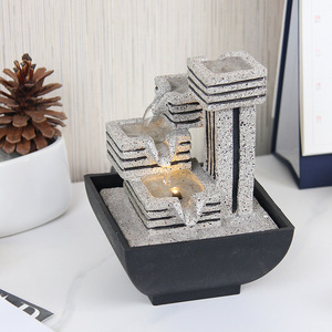 Fuente de escritorio con agua corriente, diseño geométrico moderno de resina para escritorio, oficina, sala de estar, regalo. - Product Image 3