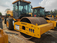 Compacteur de sol vibrant HeavyRoll XS263J 140 kW 26 tonnes pour les projets routiers et de terrassement à grande échelle