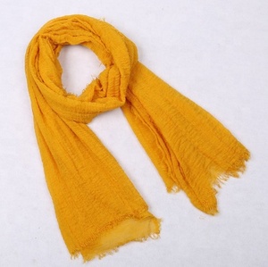 Écharpe Pashmina froissée en gaze promotionnelle avec franges bon marché - Product Image 3