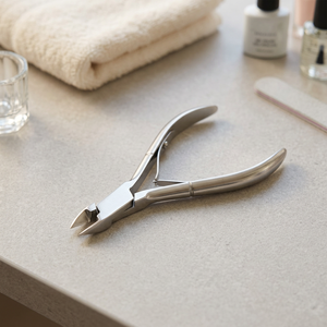 Pinces à cuticules professionnelles à motif floral en acier inoxydable et matériau en PVC pour les soins de beauté des ongles bricolage - Product Image 2