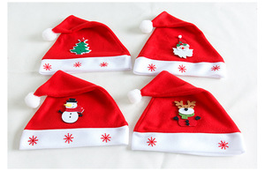 YH-240 Cappello <span class=keywords><strong>di</strong></span> Babbo <span class=keywords><strong>Natale</strong></span> Rosso con Design Cartoon <span class=keywords><strong>per</strong></span> <span class=keywords><strong>Adulti</strong></span> e Bambini - Product Image 4