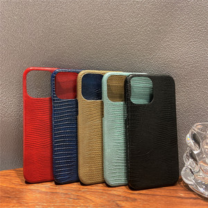 Étui en cuir personnalisé avec initiales en or et argent pour <span class=keywords><strong>iPhone</strong></span> 15 12 14 <span class=keywords><strong>13</strong></span> 16 17 Pro Max 14 16 Plus, <span class=keywords><strong>coque</strong></span> rigide en PU effet lézard de luxe - Product Image 4