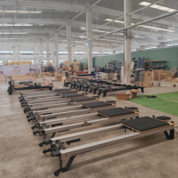 Reformer de Pilates en aluminium de qualité commerciale, durable, portable et multifonctionnel, écologique, pour usage en studio de Pilates