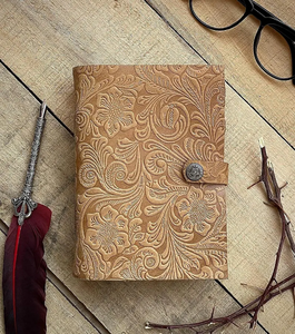 Carnet artisanal en cuir véritable à couverture rigide, papier vintage à bords festonnés, pour artistes, journal de voyage et croquis, gaufré - Product Image 4