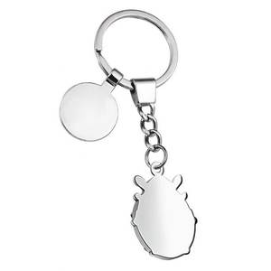 Portachiavi Ladybird in metallo rosso con catena e anello per chiavi e borse - Product Image 2