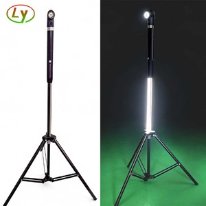 Bastón de Trekking de Aluminio con Linterna LED, Doble Modo de Luz, Banco de Energía Portátil, Esencial <span class=keywords><strong>para</strong></span> Campamentos de Verano, Supervivencia al Aire Libre y Escalada - Product Image 1